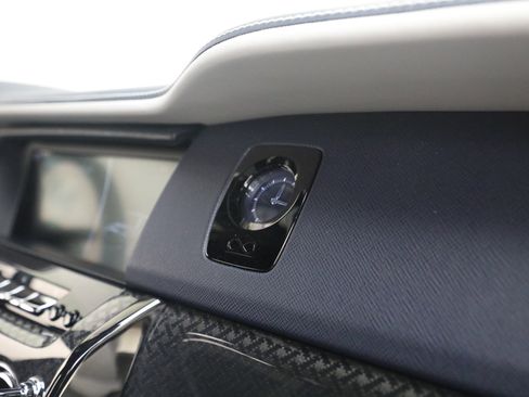 Used 2022 Rolls-Royce Cullinan Black Badge AWD/4WD image 34