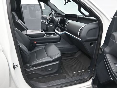 New 2026 Ford Expedition Max Platinum w/ Stealth Appearance Package image 48