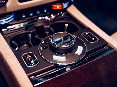 Used 2014 Rolls-Royce Wraith RWD image 5