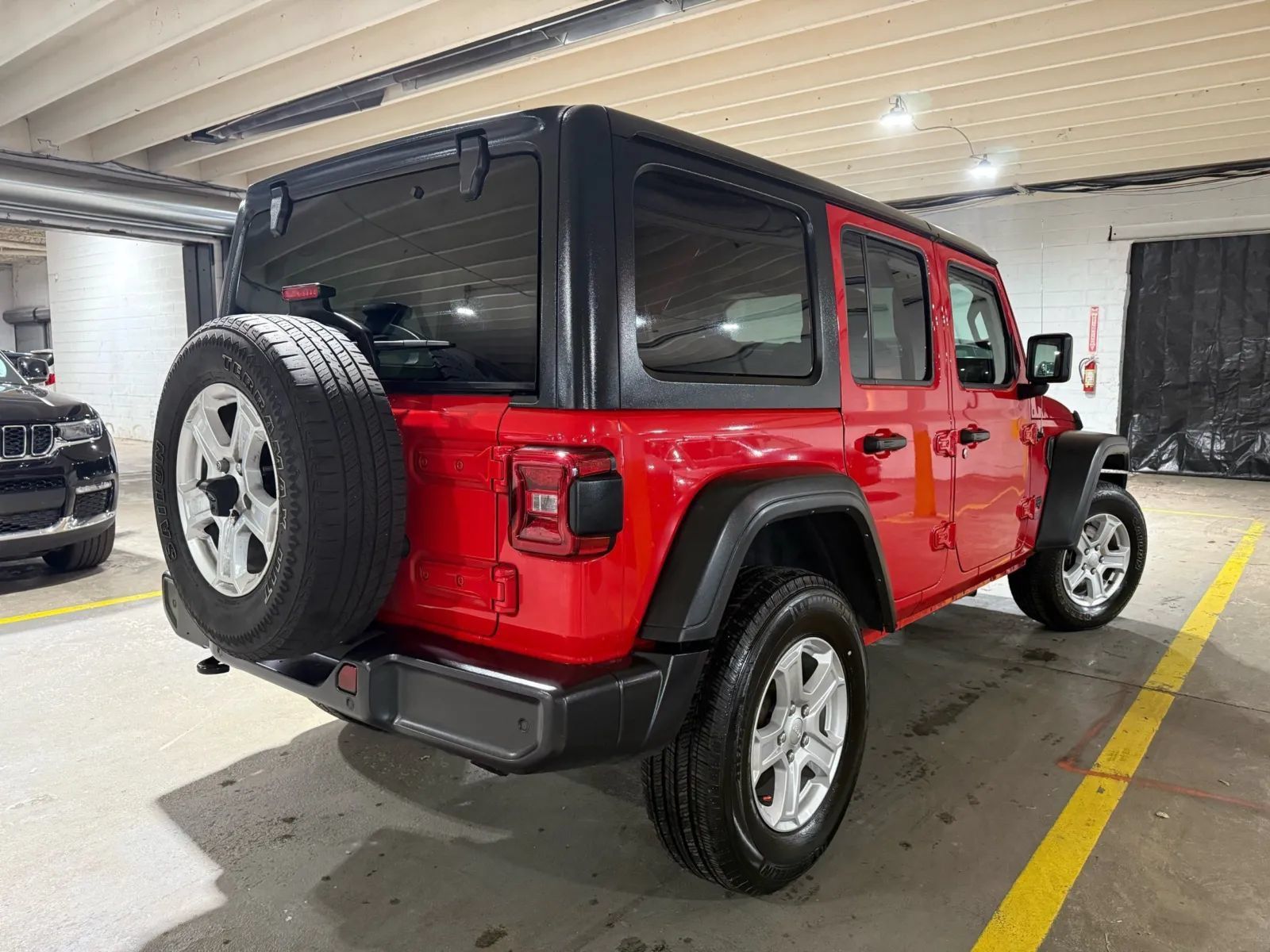 Used 2021 Jeep Wrangler Unlimited Sport AWD/4WD image 4