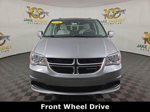 Used 2016 Dodge Grand Caravan SXT w/ UConnect Hands-Free Group image 3