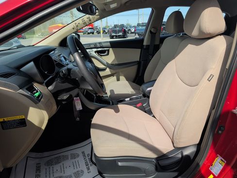 Used 2016 Hyundai Elantra SE image 8