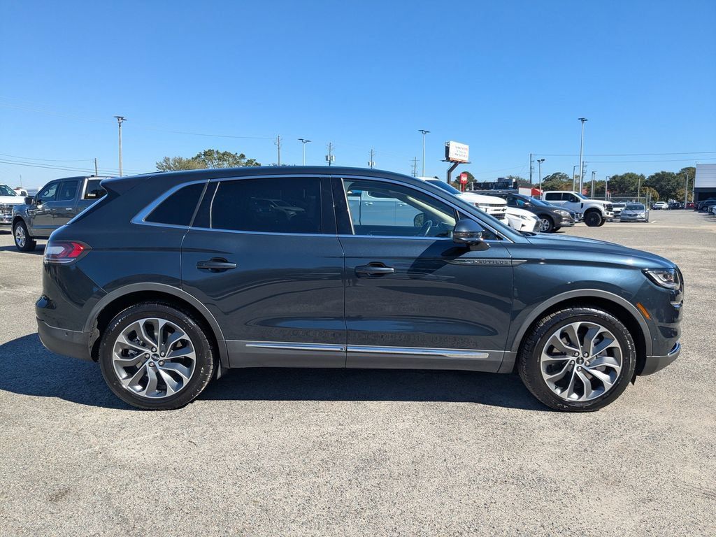 Used 2022 Lincoln Nautilus Reserve w/ Equipment Group 201A AWD/4WD image 3