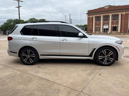 Used 2022 BMW X7 xDrive40i w/ M Sport Package AWD/4WD image 6