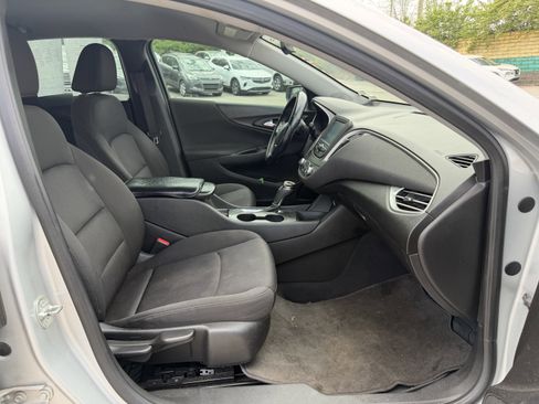 Used 2018 Chevrolet Malibu LS FWD image 9