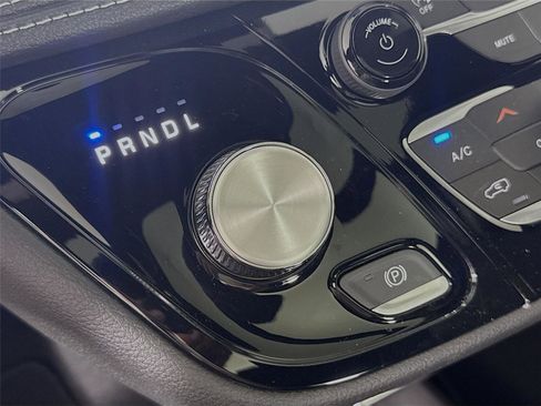 New 2026 Chrysler Pacifica Select image 18