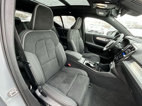 New 2026 Volvo XC40 B5 Ultra w/ Climate Package image 25