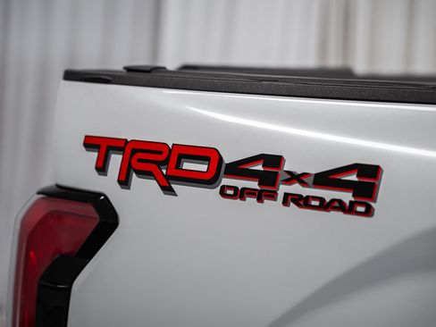 Used 2024 Toyota Tundra Platinum AWD/4WD image 27