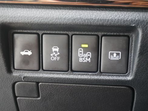 Used 2015 Toyota Avalon Limited w/ Technology Package FWD image 28
