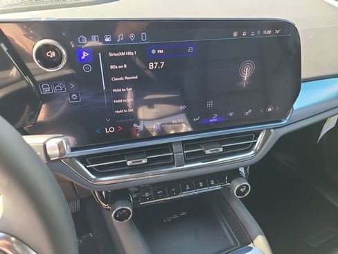 New 2026 Chevrolet Equinox EV LT w/ LPO, Blackout Package FWD image 30