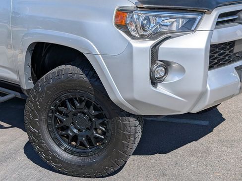 Used 2022 Toyota 4Runner SR5 Premium w/ Moonroof Package AWD/4WD image 10