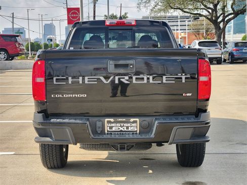 Used 2022 Chevrolet Colorado LT w/ LT Convenience Package image 6