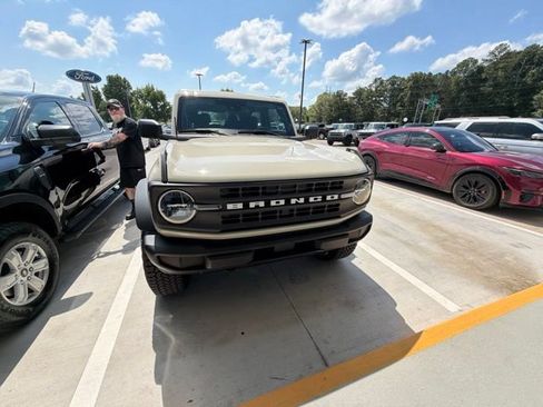 Used 2026 Ford Bronco 2-Door w/ Sasquatch Package AWD/4WD image 17