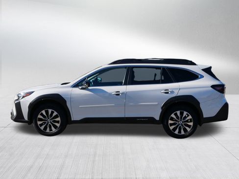 Used 2023 Subaru Outback Limited image 4
