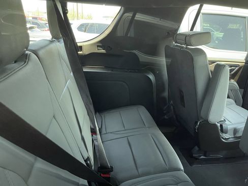 Used 2023 Chevrolet Suburban LT AWD/4WD image 8