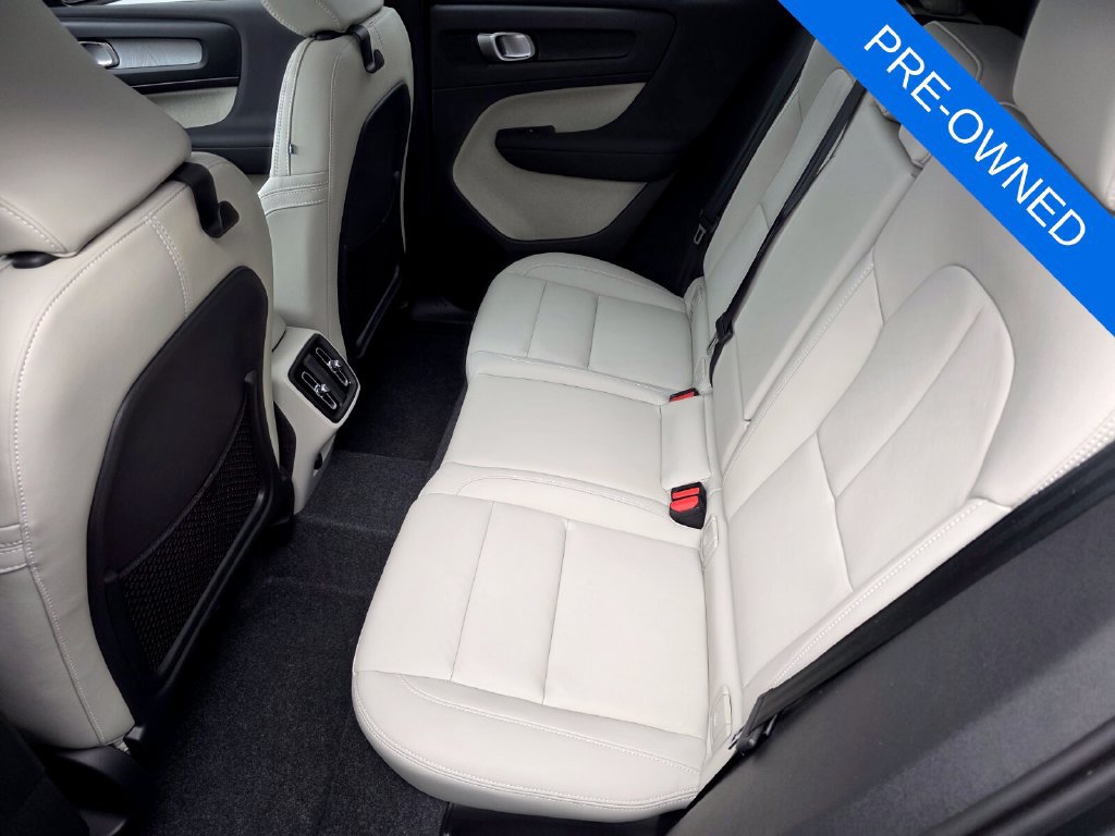 Used 2026 Volvo XC40 B4 Plus w/ Protection Package FWD image 14
