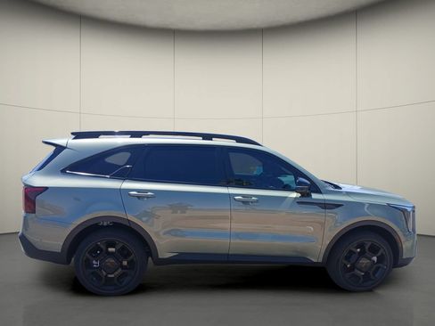 Used 2025 Kia Sorento SX Prestige w/ Sage Leather Package AWD/4WD image 8
