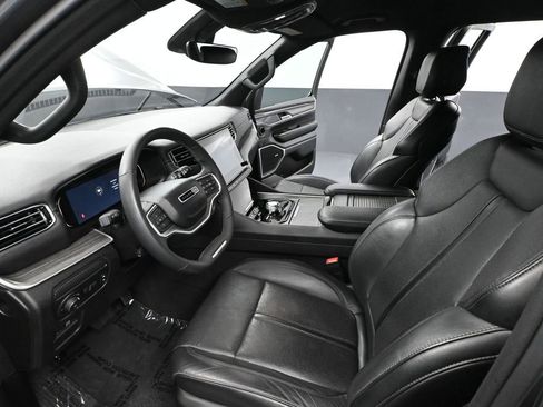 Used 2024 Jeep Wagoneer Series II w/ Flexible Seating Group AWD/4WD image 24