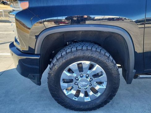Used 2021 Chevrolet Silverado 2500 High Country w/ Z71 Off-Road Package image 40