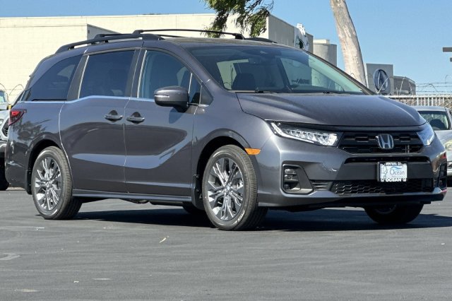 New 2027 Honda Odyssey Touring image 2