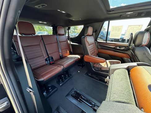 Used 2023 GMC Yukon Denali Ultimate AWD/4WD image 38