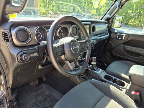 Used 2022 Jeep Wrangler Unlimited Sport AWD/4WD image 12
