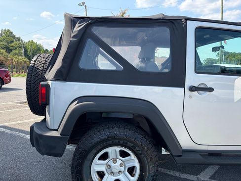 Used 2009 Jeep Wrangler X AWD/4WD image 19