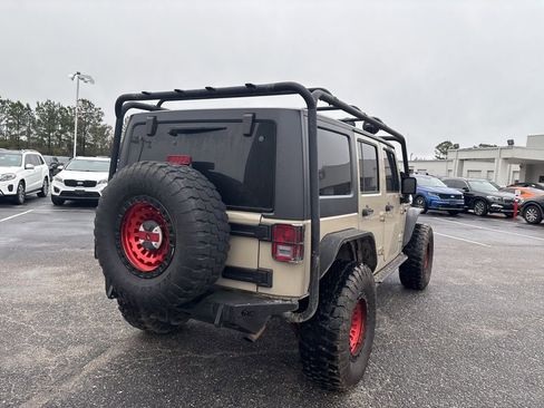 Used 2017 Jeep Wrangler Unlimited Rubicon image 4