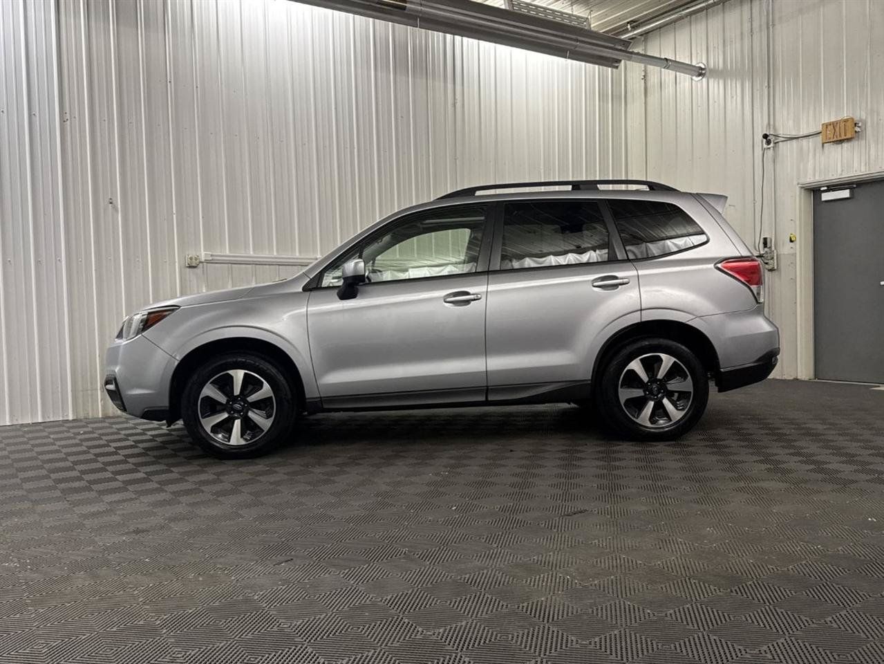 Used 2018 Subaru Forester 2.5i Premium w/ All-Weather Package AWD/4WD image 2