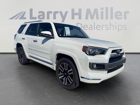 Used 2018 Toyota 4Runner Limited AWD/4WD image 7