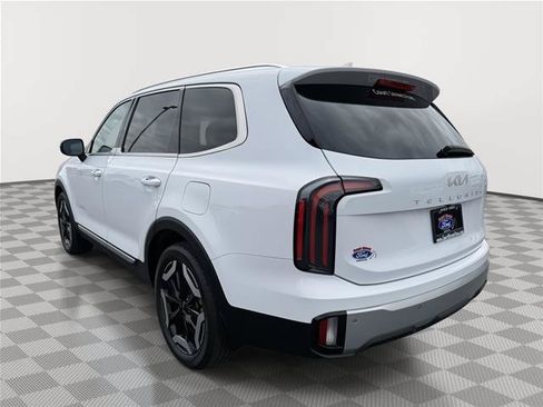 Used 2023 Kia Telluride EX AWD/4WD image 3