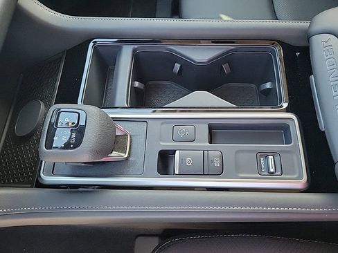 New 2026 Nissan Pathfinder SL image 29