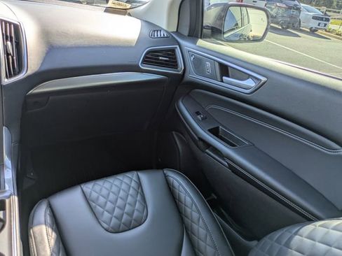 Certified 2024 Ford Edge Titanium AWD/4WD image 17