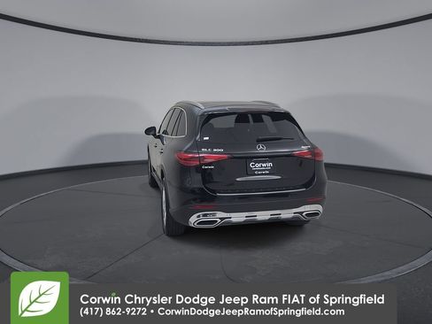 Used 2023 Mercedes-Benz GLC 300 4MATIC image 12