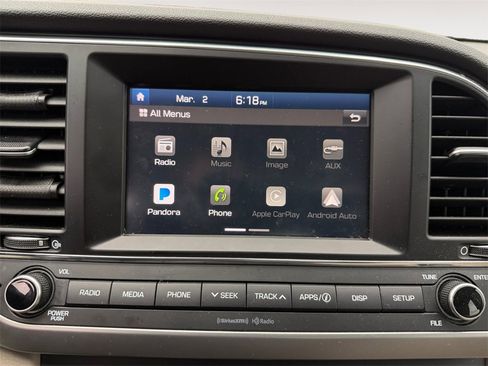 Used 2018 Hyundai Elantra SEL w/ Winter Weather Package image 9