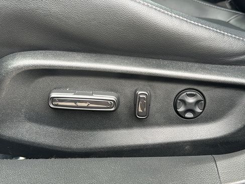 Used 2019 Honda Accord Touring image 18