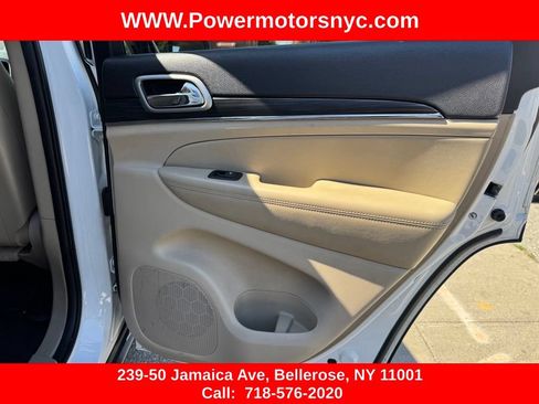 Used 2019 Jeep Grand Cherokee Limited AWD/4WD image 30