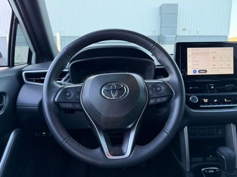 Used 2024 Toyota Corolla Cross AWD Hybrid image 10