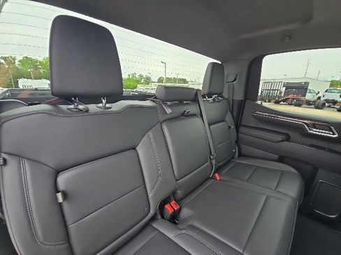 Used 2023 Chevrolet Silverado 1500 LTZ AWD/4WD image 15