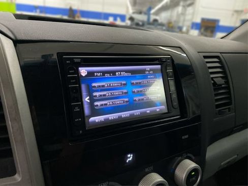 Used 2009 Toyota Sequoia SR5 AWD/4WD image 31