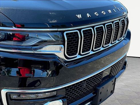 Used 2022 Jeep Wagoneer Series III AWD/4WD image 33