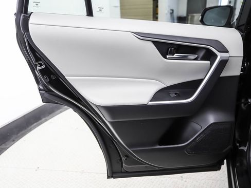 Used 2023 Toyota RAV4 XLE Premium image 18