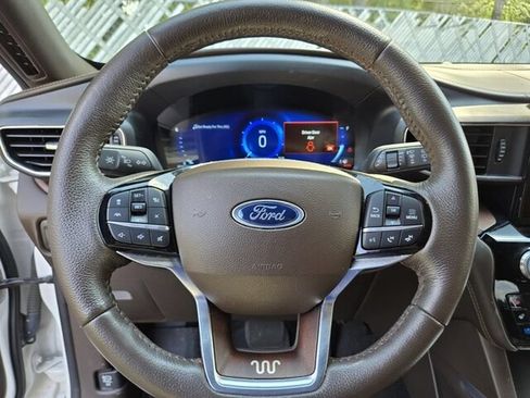 Certified 2023 Ford Explorer King Ranch w/ Technology Package AWD/4WD image 29