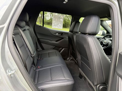 Used 2026 Chevrolet Equinox LT w/ Convenience Package II FWD image 30