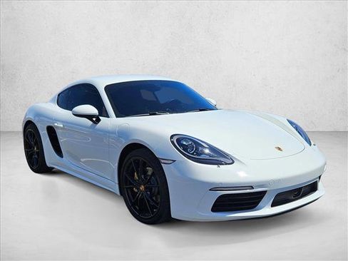 Used 2024 Porsche 718 Cayman RWD image 3