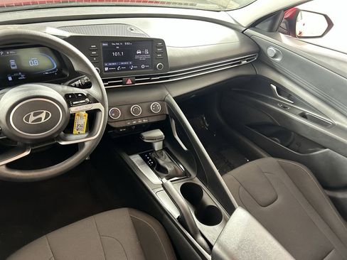 Used 2024 Hyundai Elantra SE image 22
