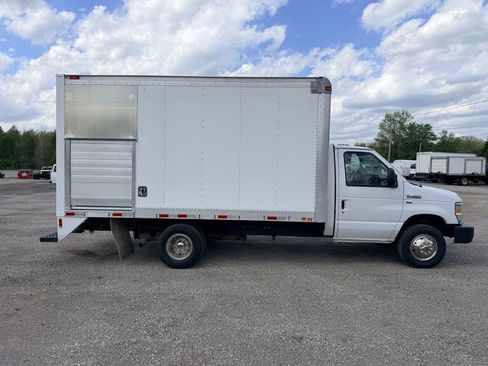 Used 2013 Ford E-450 and Econoline 450 Super Duty w/ PWR Locks & Windows Group RWD image 7