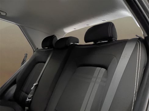 Used 2024 Hyundai Venue SEL image 21