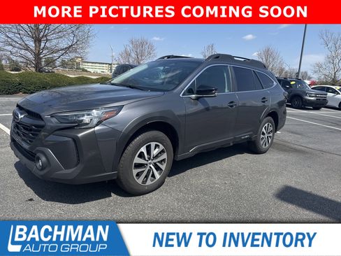 Used 2025 Subaru Outback Premium image 10