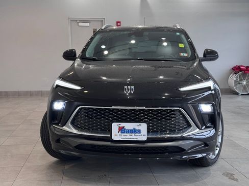 Certified 2025 Buick Encore GX Avenir w/ Avenir Convenience Package AWD/4WD image 3